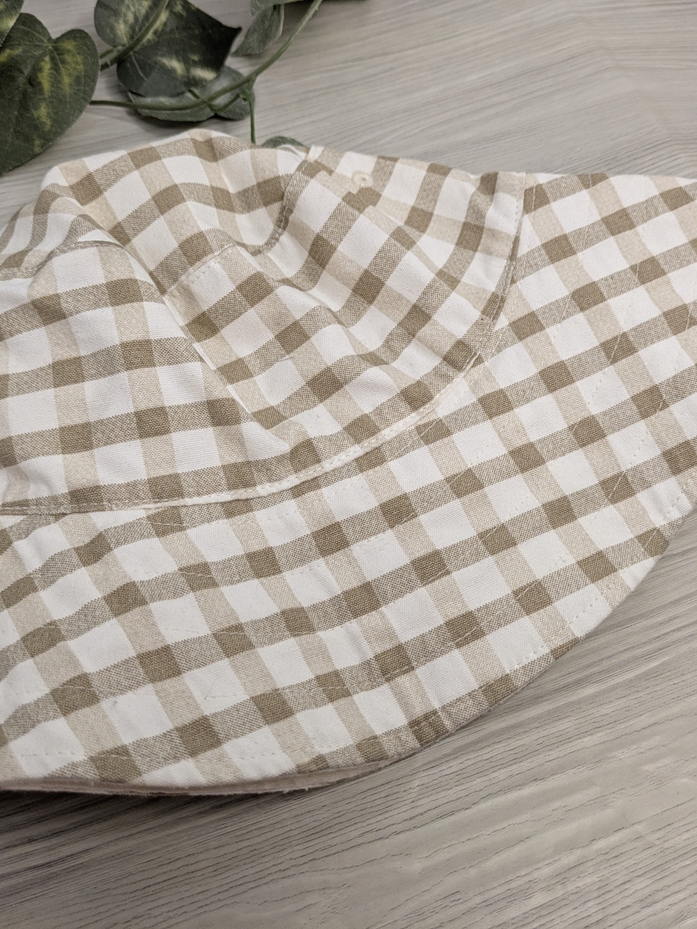 Universal Thread Beige and White Gingham Bucket Hat - Picture 2 of 4